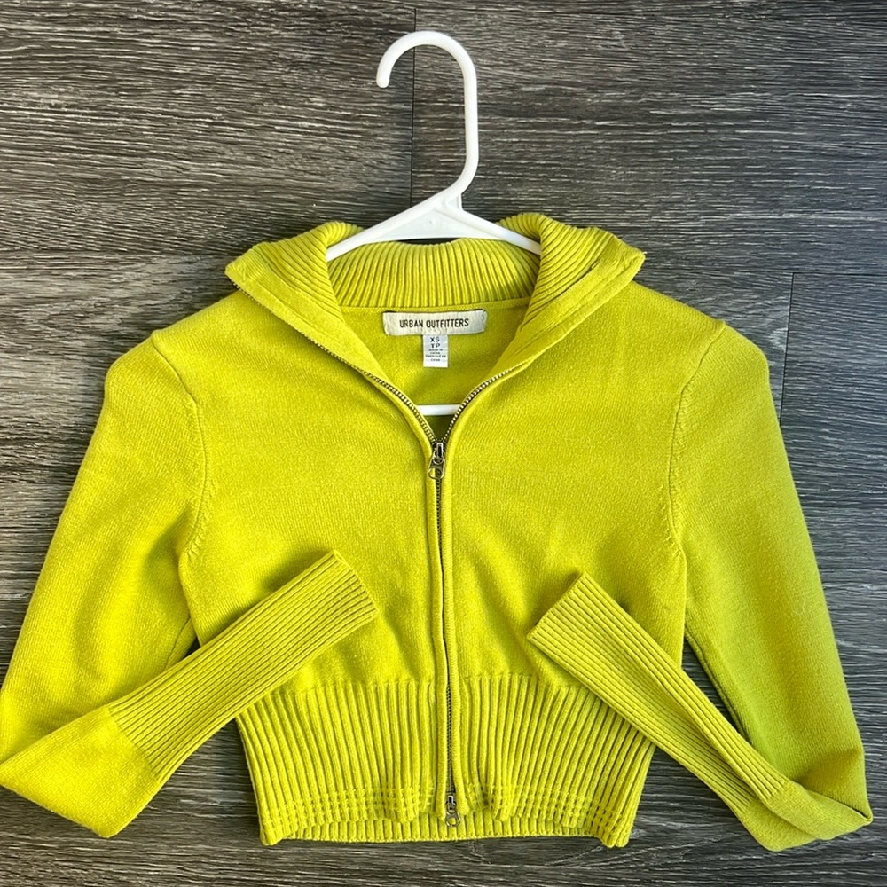 Cropped Urban Outfitters Sweater